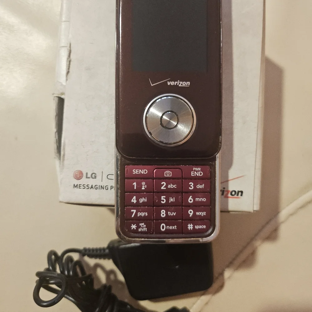 LG Cosmos 2 Black Mobile Device